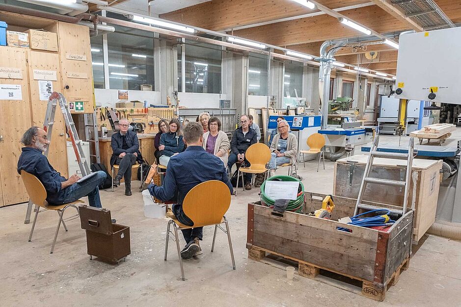 Geschichten-Werkstatt in der Holzbau Tschopp AG in Hochdorf