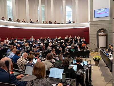 Kirche und Politik: einander besser verstehen