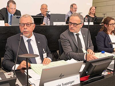 Synode ringt um die Verwendung des Überschusses