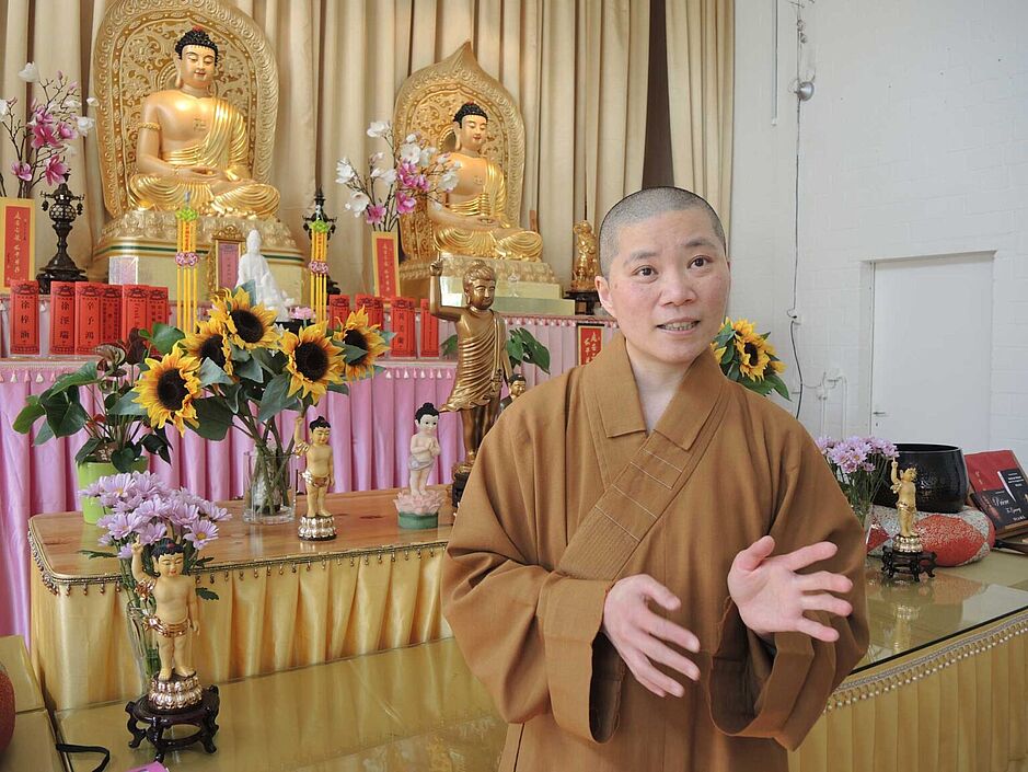 Venerable Miaoyi,  Nonne im buddhistischen Tempel in Gelfingen